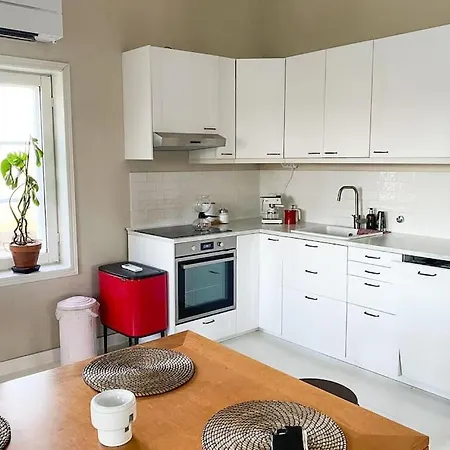 Alpehytte Pieni Saneerattu Hirsitalo Koskenpartaalla *