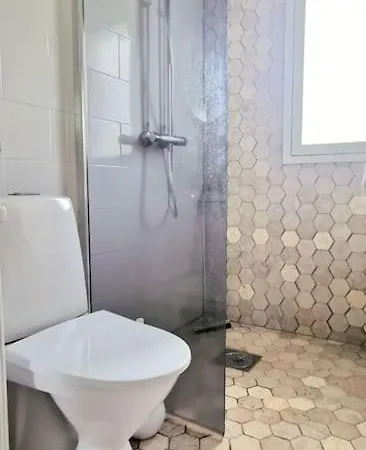 Pieni Saneerattu Hirsitalo Koskenpartaalla Alpehytte *