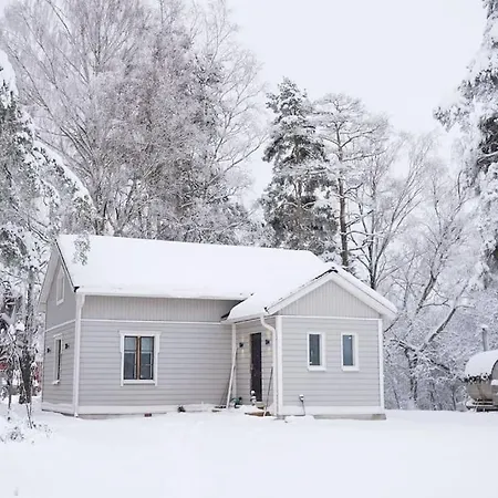 Chalé Pieni Saneerattu Hirsitalo Koskenpartaalla