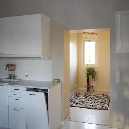 Pieni Saneerattu Hirsitalo Koskenpartaalla Alpehytte *