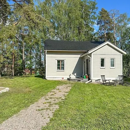 Pieni Saneerattu Hirsitalo Koskenpartaalla Chalé