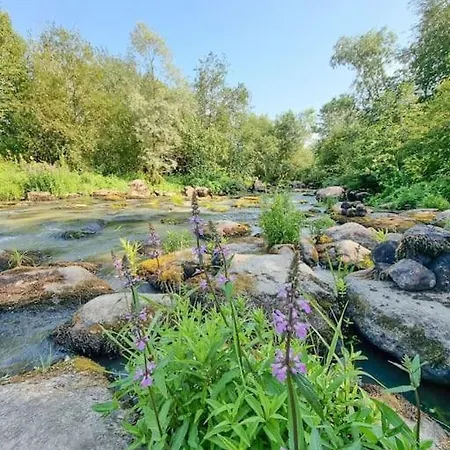 Pieni Saneerattu Hirsitalo Koskenpartaalla Alpehytte