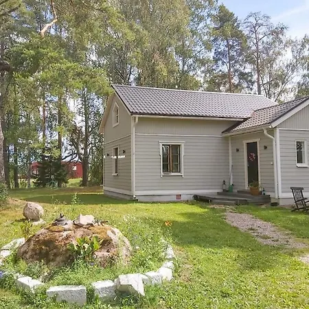 Pieni Saneerattu Hirsitalo Koskenpartaalla Chalé *