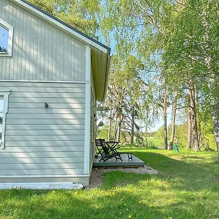 Pieni Saneerattu Hirsitalo Koskenpartaalla