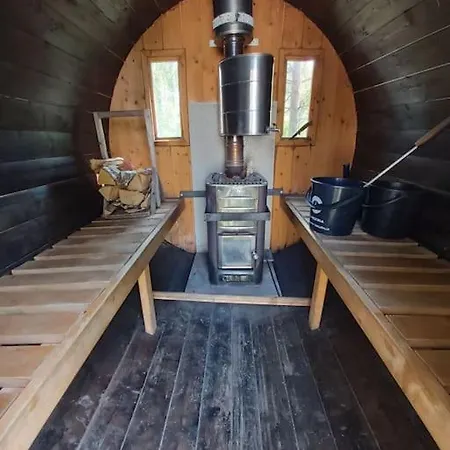 Pieni Saneerattu Hirsitalo Koskenpartaalla *