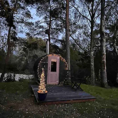 Pieni Saneerattu Hirsitalo Koskenpartaalla Lapinjärvi